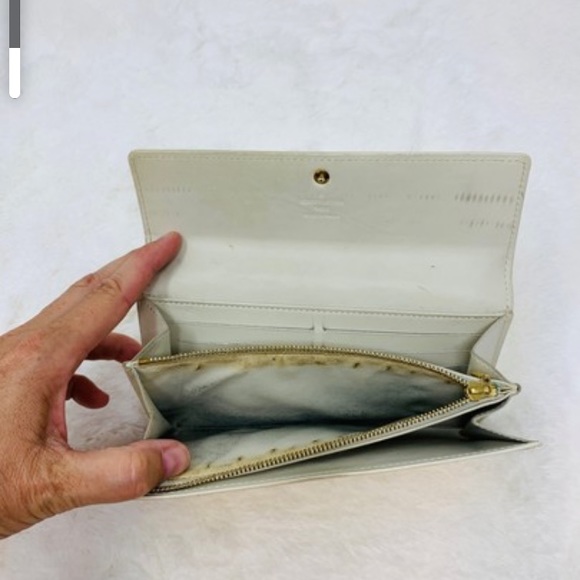 Authentic preowned Louis Vuitton wallet - Picture 5 of 11